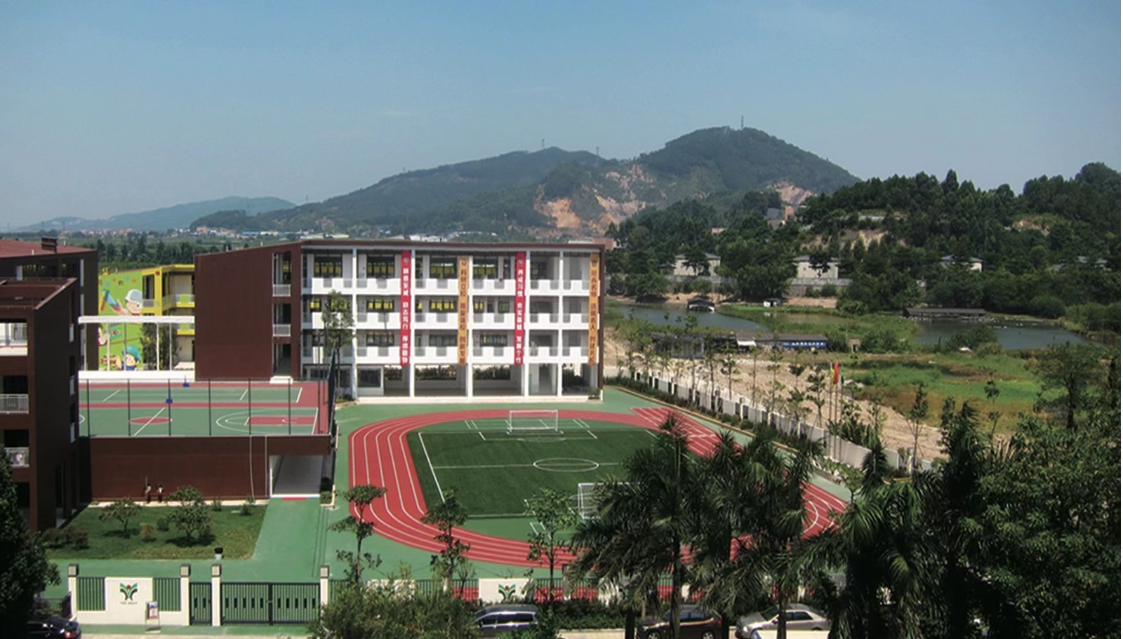 学校整体图片.jpg