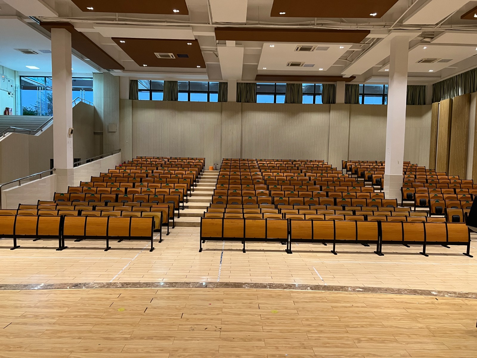 礼堂.jpg